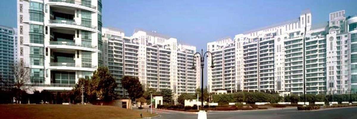 DLF Aralias grand entrance lobby